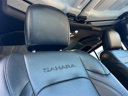 Used 2023 Jeep Wrangler Unlimited Sahara image 19