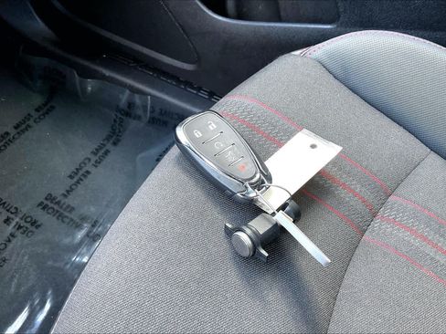 Used 2024 Chevrolet Equinox RS FWD image 11