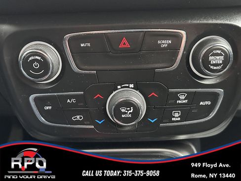 Used 2021 Jeep Compass Latitude image 28