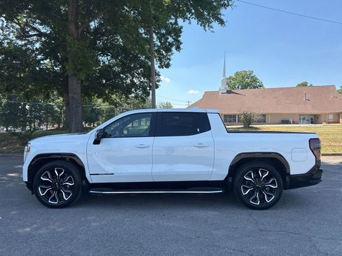 Used 2025 GMC Sierra EV Denali AWD/4WD image 2