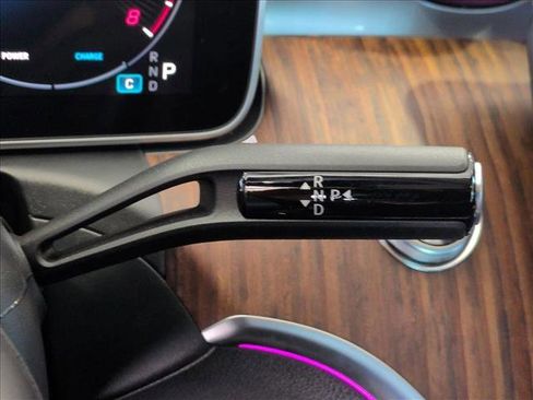 Used 2025 Mercedes-Benz C 300 Sedan image 12