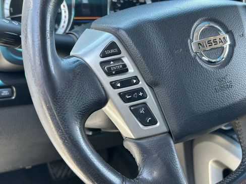 Used 2019 Nissan Titan SV w/ SV Convenience Package AWD/4WD image 24