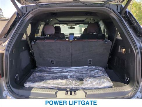 Used 2023 Ford Explorer Platinum w/ Technology Package AWD/4WD image 23