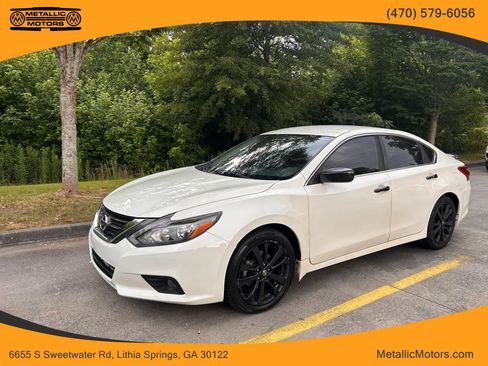 Used 2017 Nissan Altima 2.5 SR w/ Midnight Edition Package FWD image 1