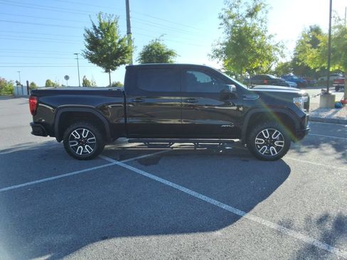 Certified 2022 GMC Sierra 1500 AT4 w/ AT4 Premium Package AWD/4WD image 4