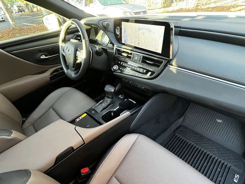 Used 2023 Lexus ES 350 w/ Premium Package image 47