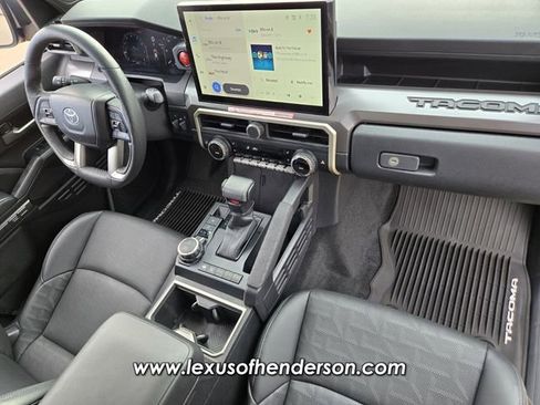 Used 2025 Toyota Tacoma TRD Sport w/ TRD Sport Premium Package AWD/4WD image 18