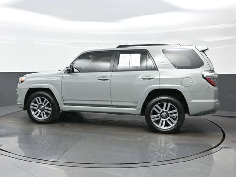 Used 2022 Toyota 4Runner TRD Sport w/ Technology Package AWD/4WD image 3