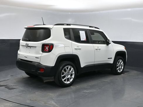 Used 2021 Jeep Renegade Latitude AWD/4WD image 3