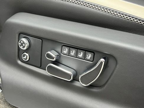 Used 2023 Bentley Bentayga Speed image 34