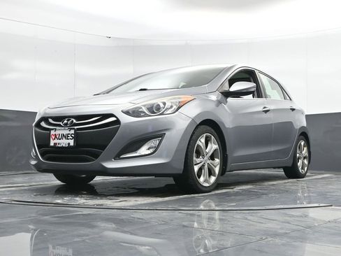Used 2014 Hyundai Elantra GT w/ Option Group 03 image 39