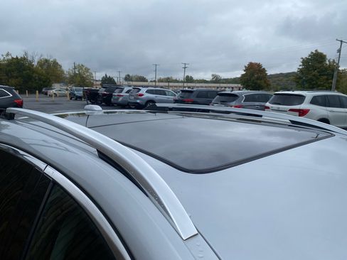 Used 2016 Cadillac SRX Luxury image 4