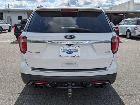 Used 2018 Ford Explorer Platinum AWD/4WD image 4