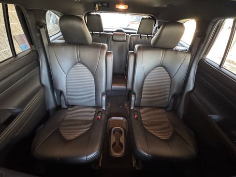 Used 2024 Toyota Highlander XSE FWD image 41