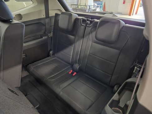 Used 2020 Volkswagen Tiguan SEL FWD image 17