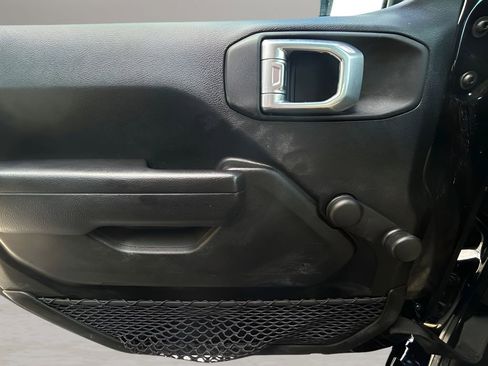 Certified 2023 Jeep Gladiator Sport w/ Trailer Tow Package image 35