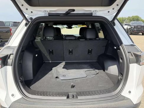 Used 2025 Chevrolet Equinox LT w/ Convenience Package II AWD/4WD image 8