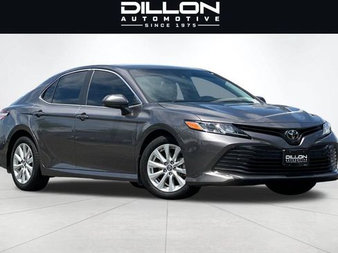 Used 2019 Toyota Camry LE FWD image 2
