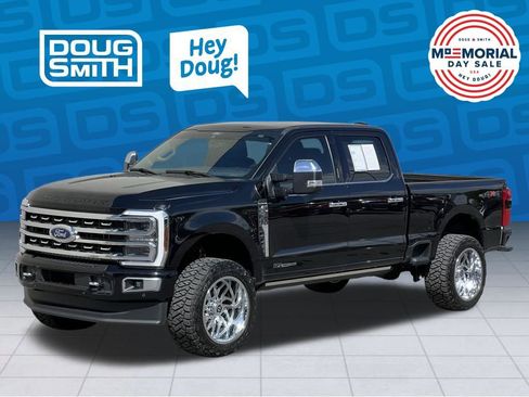 Used 2024 Ford F350 Platinum AWD/4WD image 2