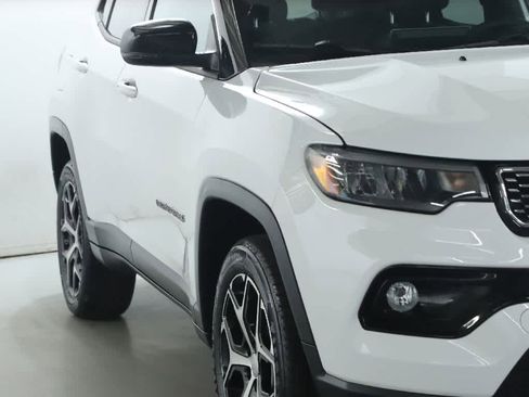 Used 2024 Jeep Compass Limited AWD/4WD image 8