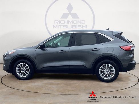 Used 2022 Ford Escape SE image 6