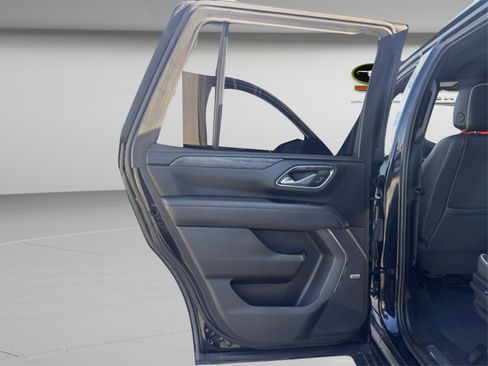 Used 2023 GMC Yukon SLT w/ SLT Premium Package image 25