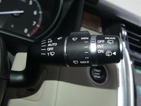 Used 2017 Land Rover Discovery HSE image 36