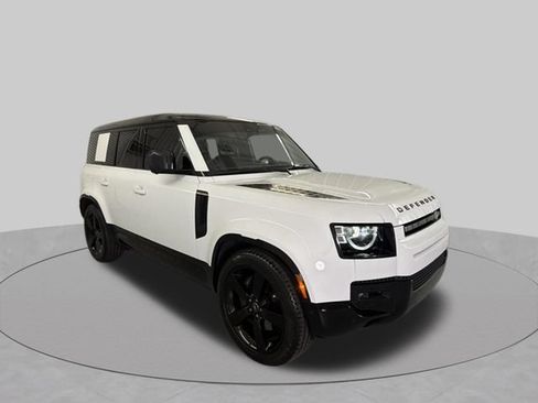 Used 2025 Land Rover Defender 110 X-Dynamic SE AWD/4WD image 3