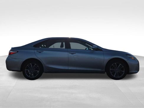 Used 2016 Toyota Camry SE w/ Moonroof Package FWD image 7