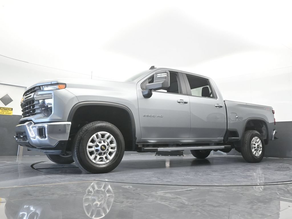 Used 2025 Chevrolet Silverado 2500 LT w/ Convenience Package AWD/4WD image 50
