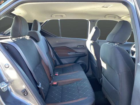 Used 2018 Nissan Kicks SR image 23