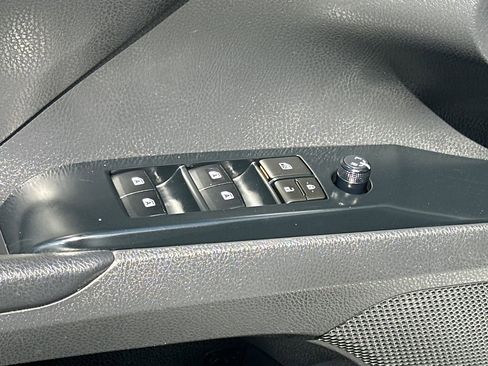 Used 2018 Toyota Camry LE w/ Audio Package FWD image 13