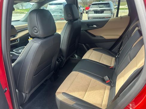 New 2026 Chevrolet Equinox ACTIV w/ Convenience Package III FWD image 12
