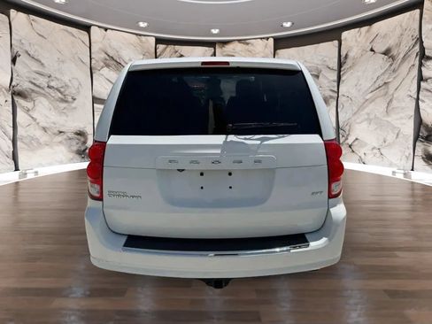 Used 2020 Dodge Grand Caravan SXT FWD image 6