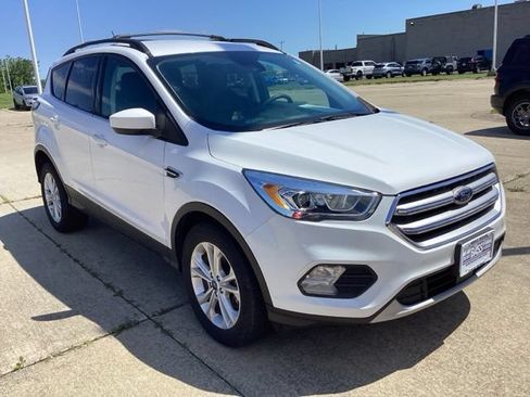 Used 2018 Ford Escape SEL w/ Ford Safe & Smart Package FWD image 10