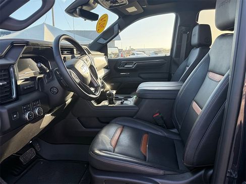 Used 2024 GMC Sierra 1500 AT4 w/ Technology Package image 5