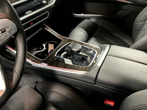Certified 2024 BMW X7 xDrive40i w/ Premium Package image 17