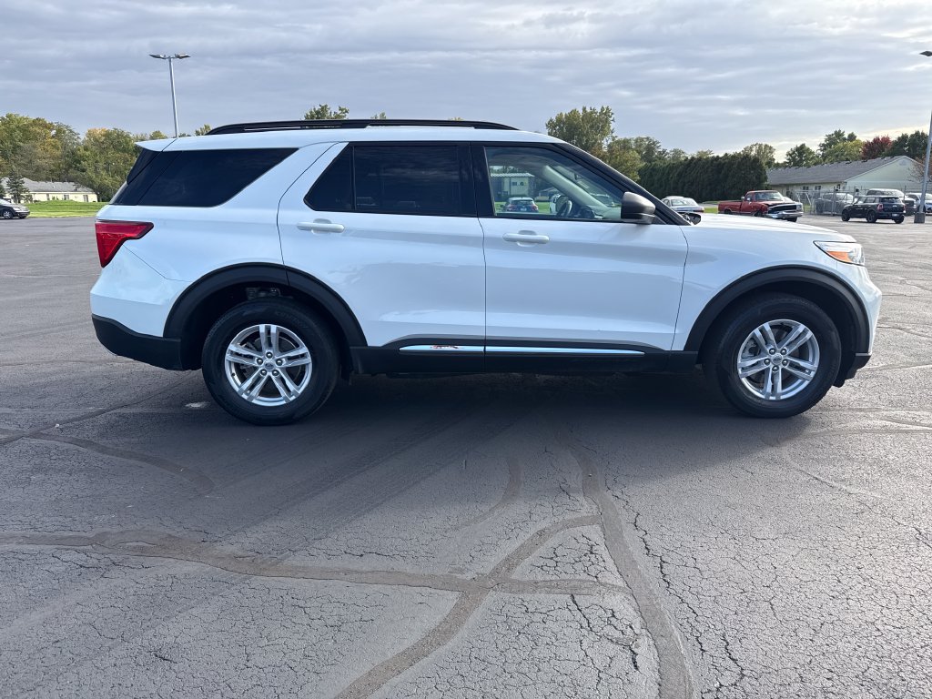 Used 2023 Ford Explorer XLT w/ Equipment Group 202A AWD/4WD image 8