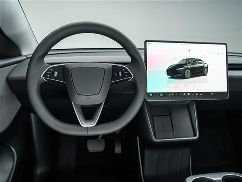 Used 2026 Tesla Model Y 2WD image 19