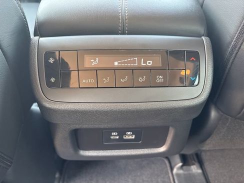 Certified 2025 Nissan Pathfinder SL AWD/4WD image 43