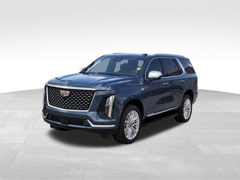 Used 2025 Cadillac Escalade Premium Luxury AWD/4WD image 2