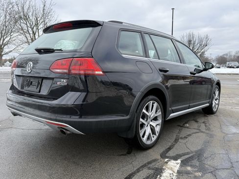 Used 2017 Volkswagen Golf Alltrack SEL image 12