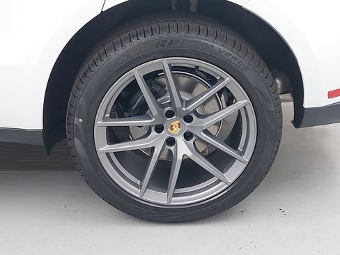 New 2026 Porsche Macan image 34