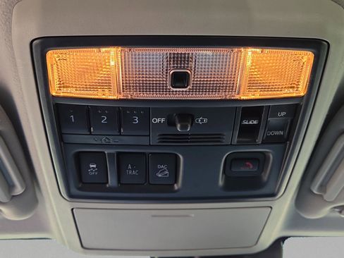 Used 2021 Toyota 4Runner SR5 Premium w/ Moonroof Package AWD/4WD image 23