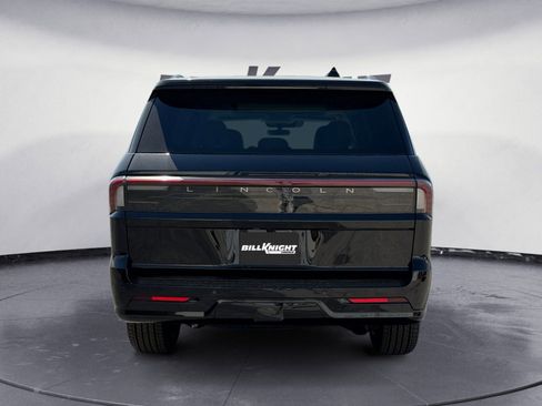 New 2026 Lincoln Navigator Reserve w/ Jet Appearance Package AWD/4WD image 4
