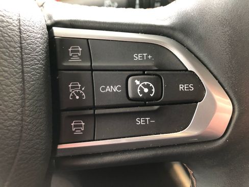 Used 2022 Jeep Compass Limited AWD/4WD image 30