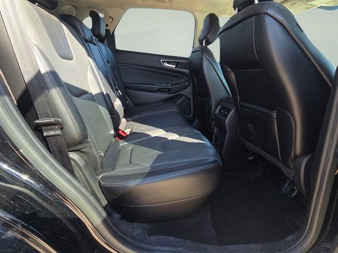 Used 2018 Ford Edge Titanium image 14