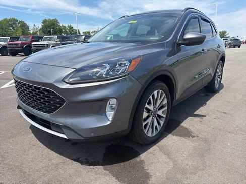 Used 2021 Ford Escape Titanium AWD/4WD image 2