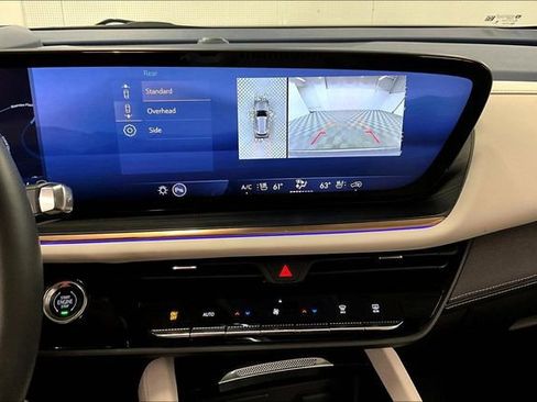 Used 2024 Buick Envision Avenir AWD/4WD image 30