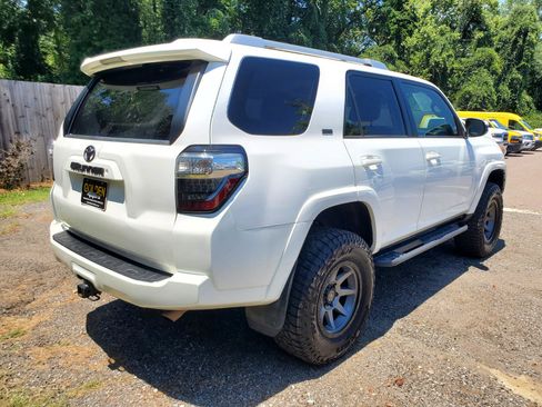 Used 2015 Toyota 4Runner SR5 RWD image 9